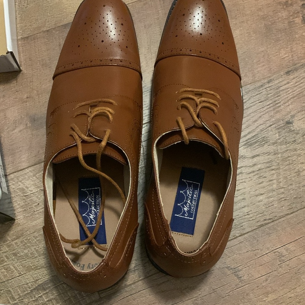 Majestic brand men’s dress shoes